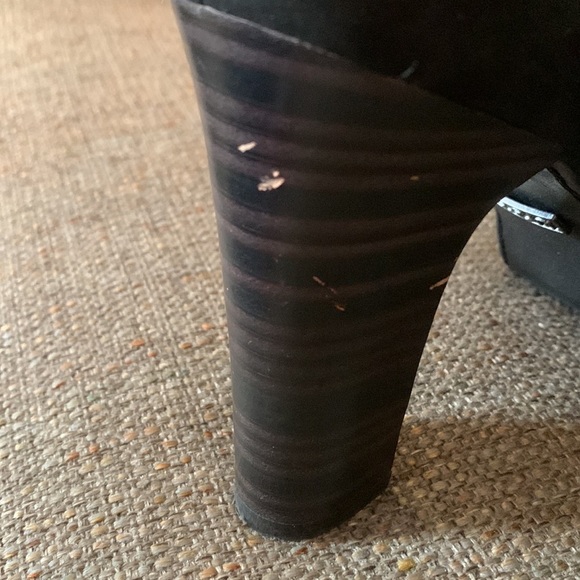 BNWOT Beautiful Womens Suede Ugg Bootie - Picture 5 of 8